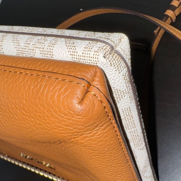 Michael Kors Tan and White Crossbody Bag - Picture 13 of 15